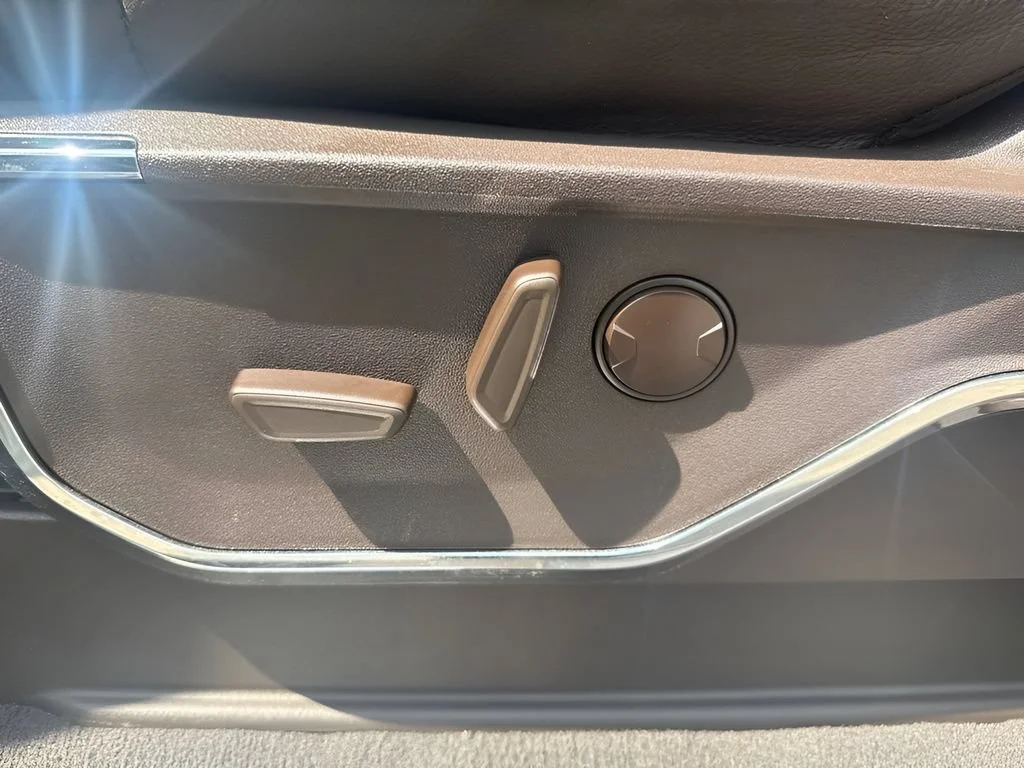 Used 2023  Ford XL image 9