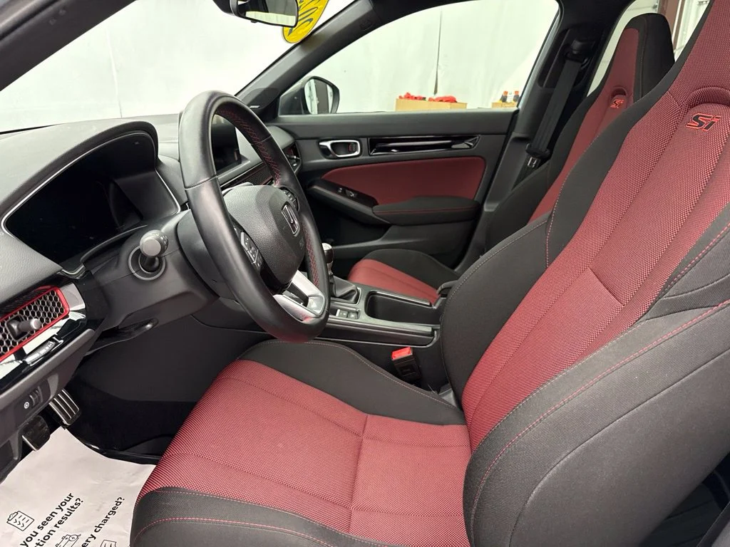Used 2023  Honda Si image 17