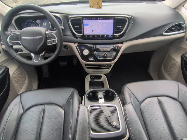 Used 2024 Silver Chrysler Touring L image 27