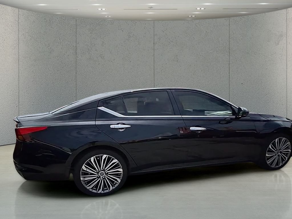Used 2025 Black Nissan 2.5 SL image 42
