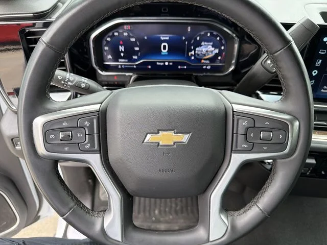 Used 2025 White Chevrolet LT image 16