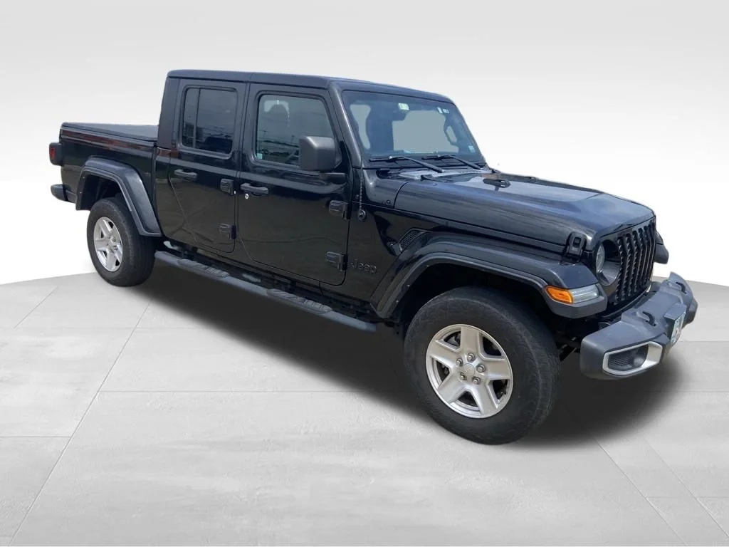 Used 2022 Black Jeep Sport image 7