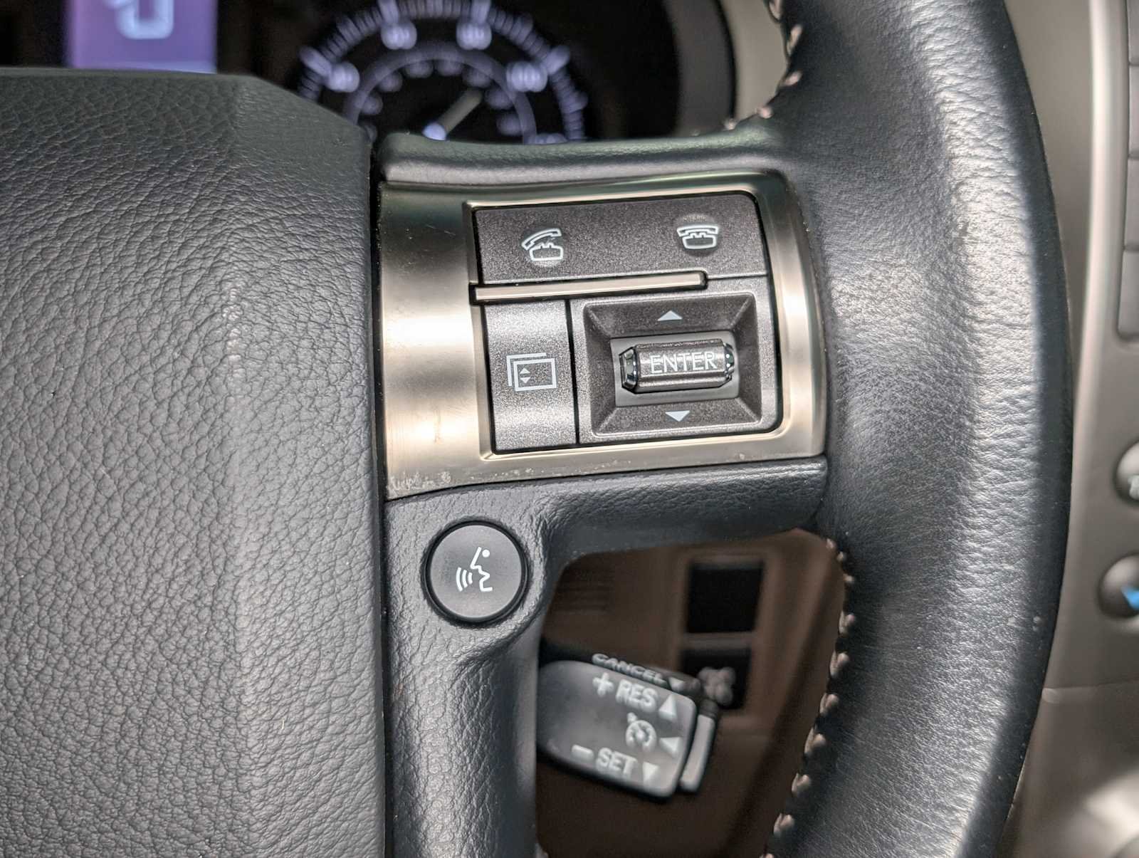 Used 2018 Starfire Pearl Lexus  image 38