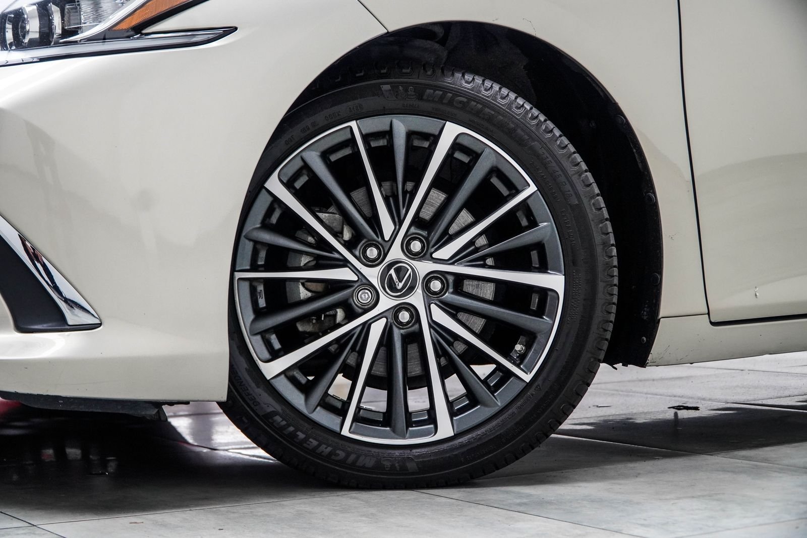 Used 2023 Beige Lexus 350 image 5