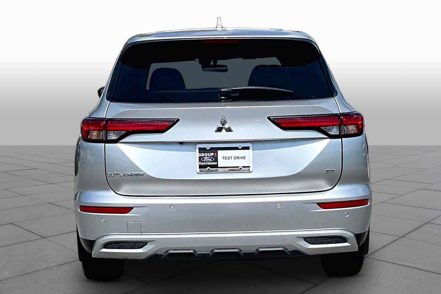 Used 2022 Alloy Silver Metallic Mitsubishi SE image 5