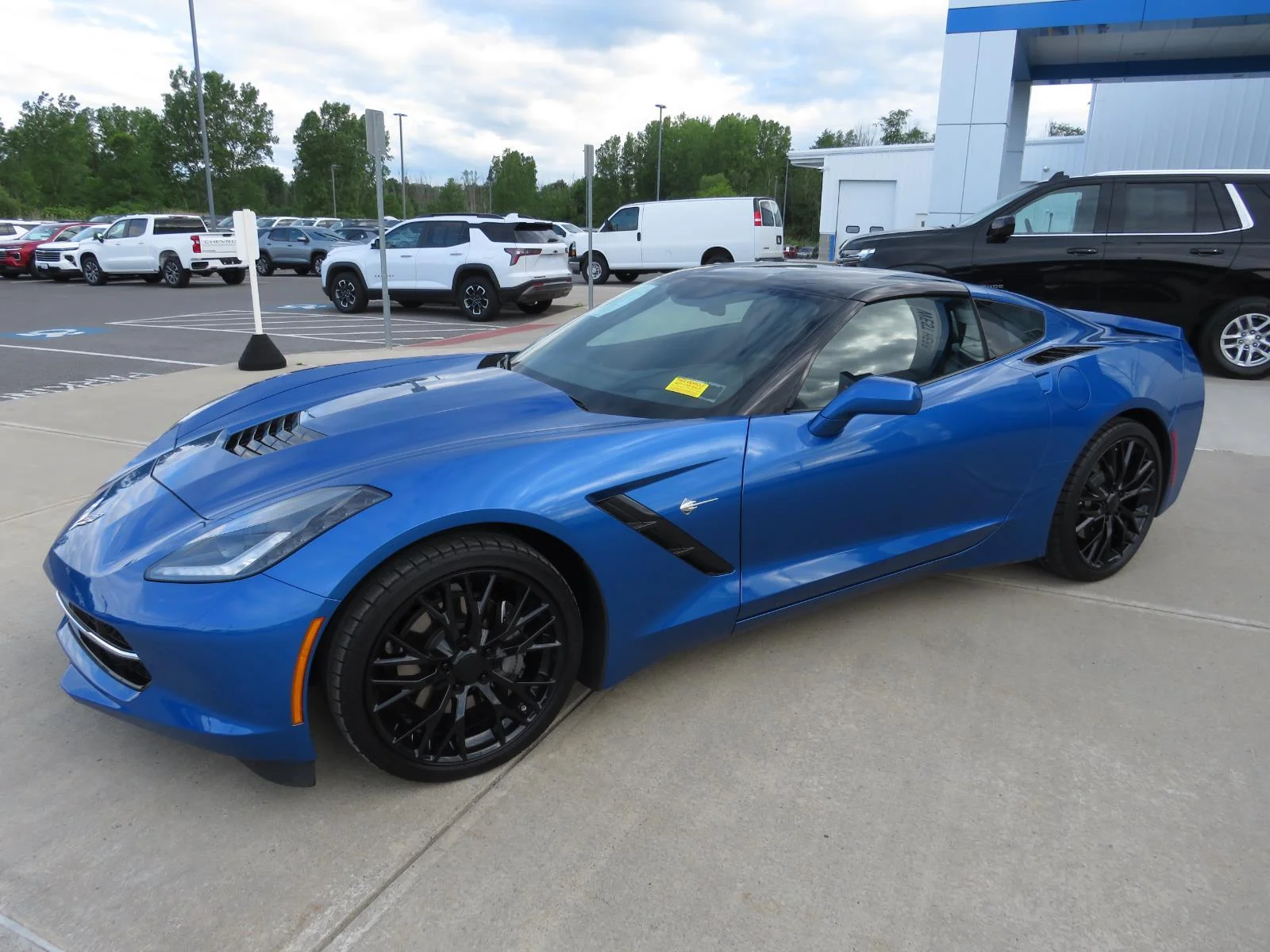 Used 2015  CHEVROLET  image 8