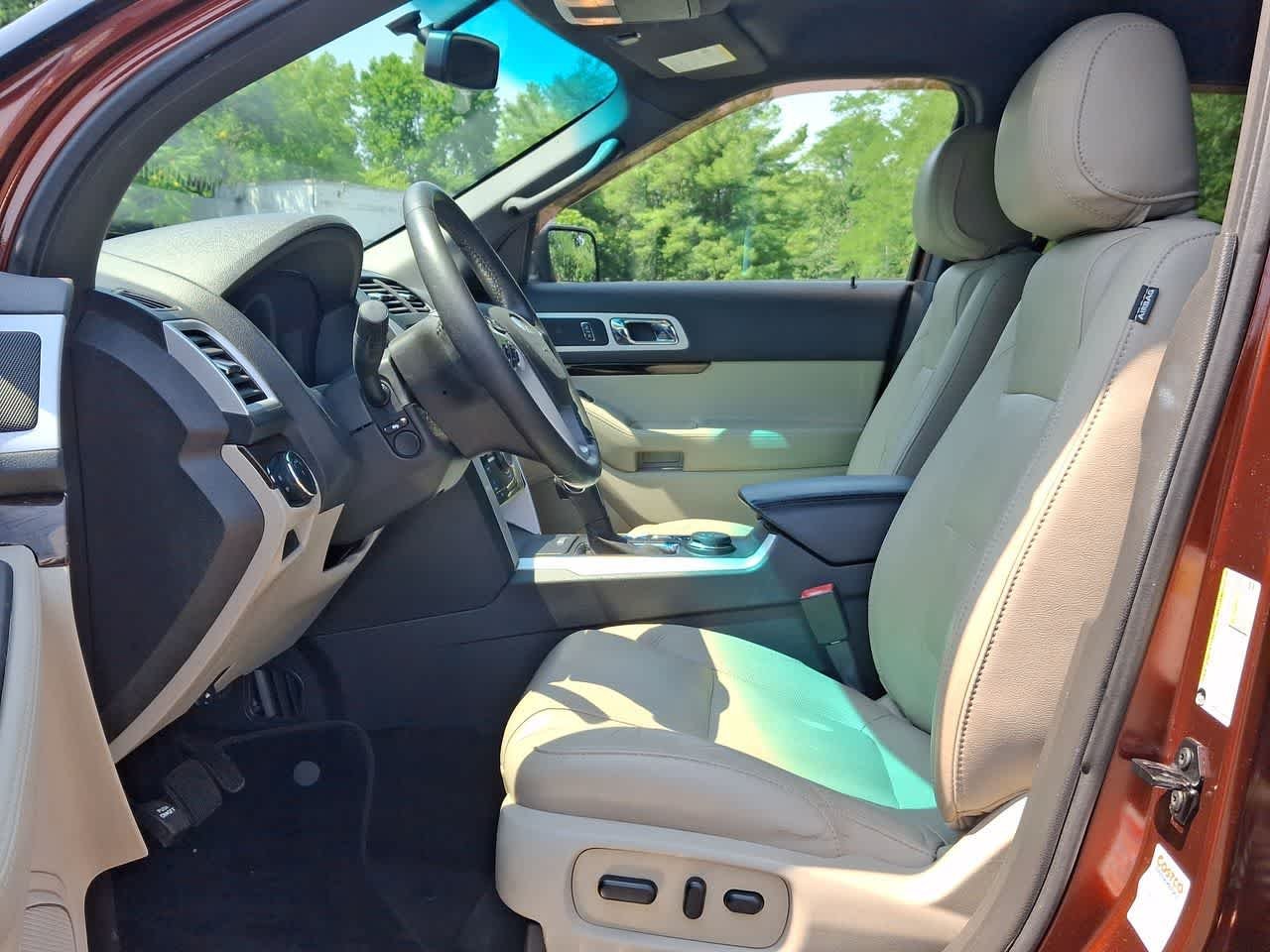 Used 2015 Bronze Fire Metallic Tinted Clearcoat Ford Limited image 17