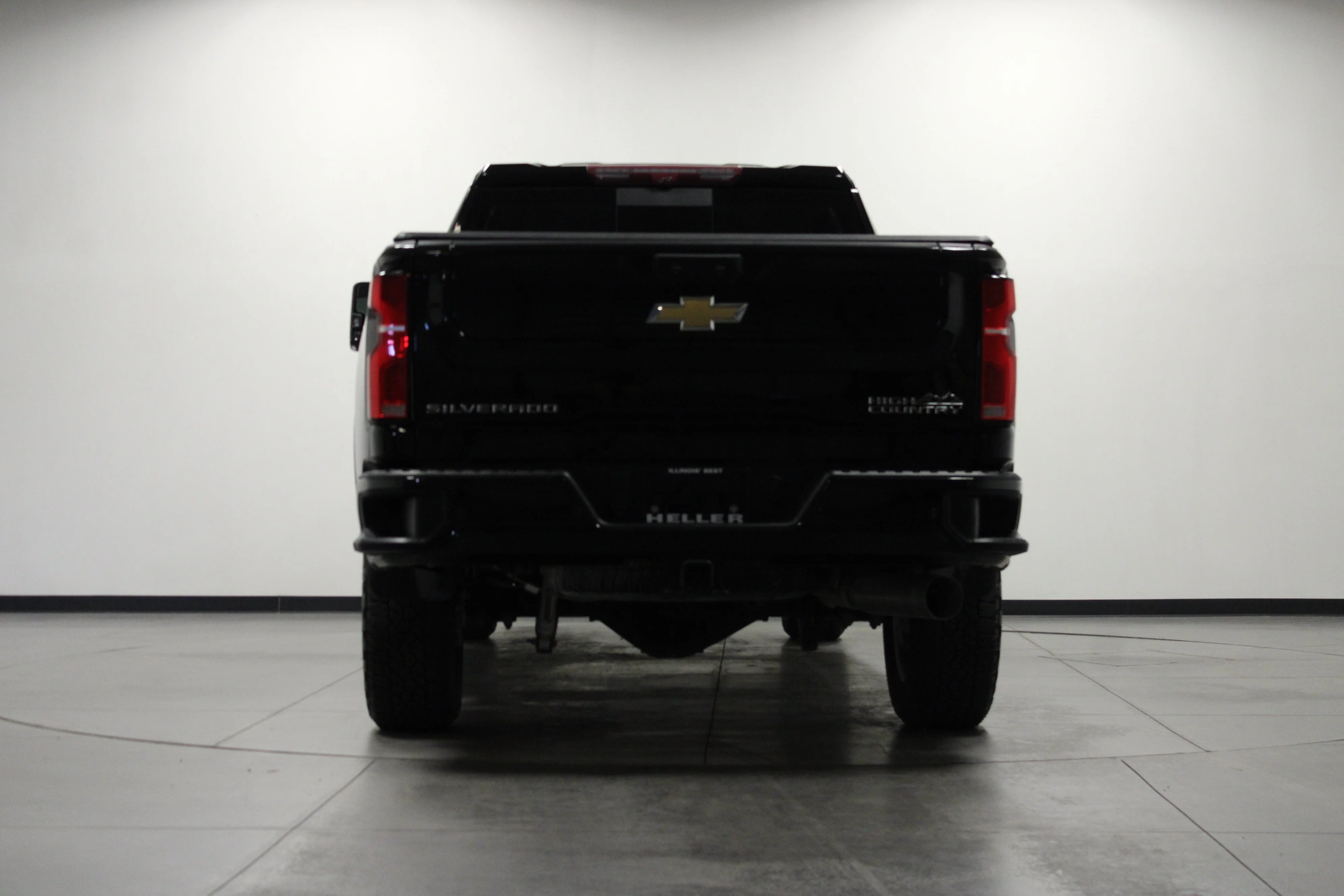 Used 2024 Black Chevrolet High Country image 5