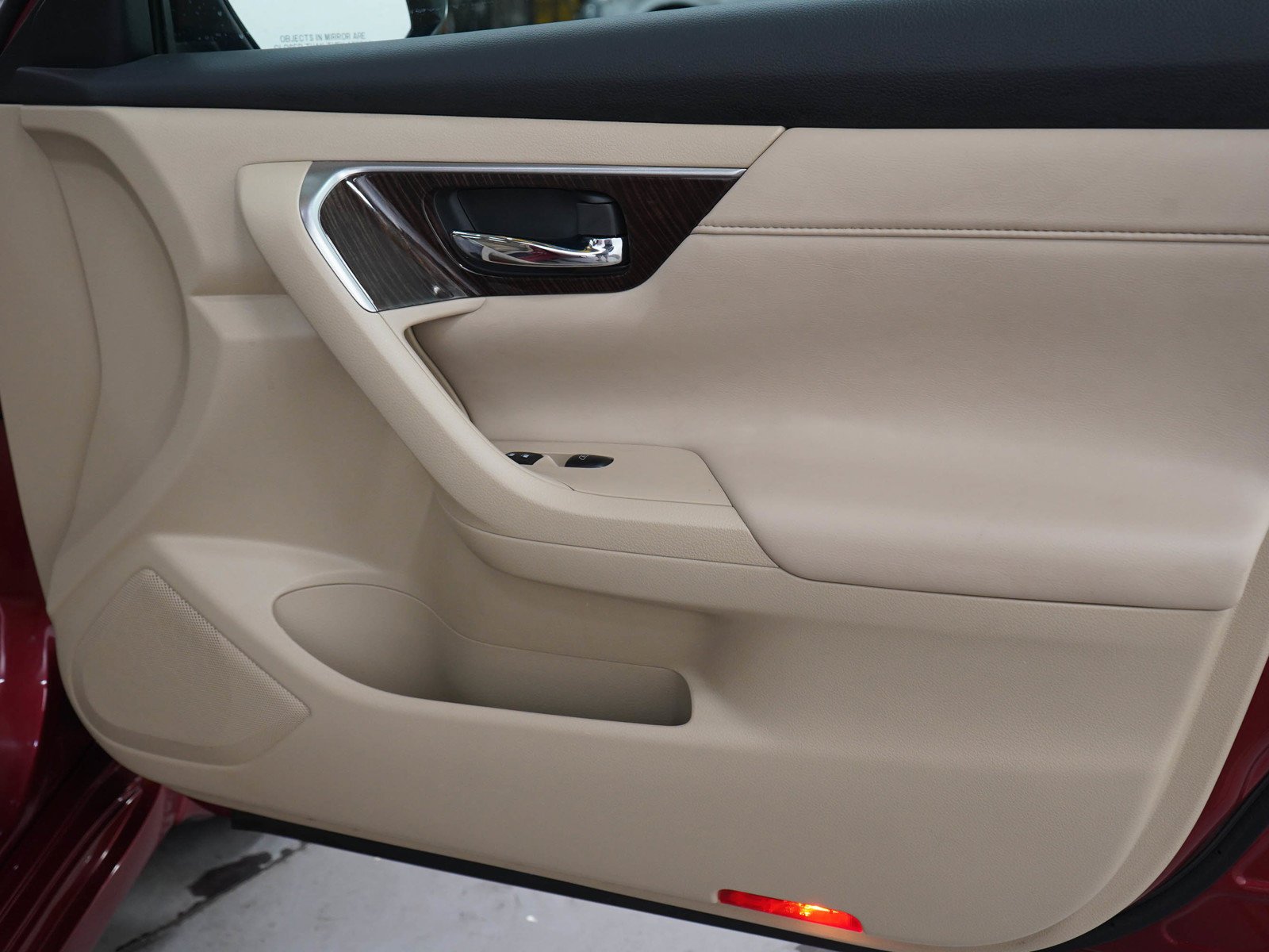 Used 2013 Cayenne Red Metallic Nissan 2.5 SL image 9