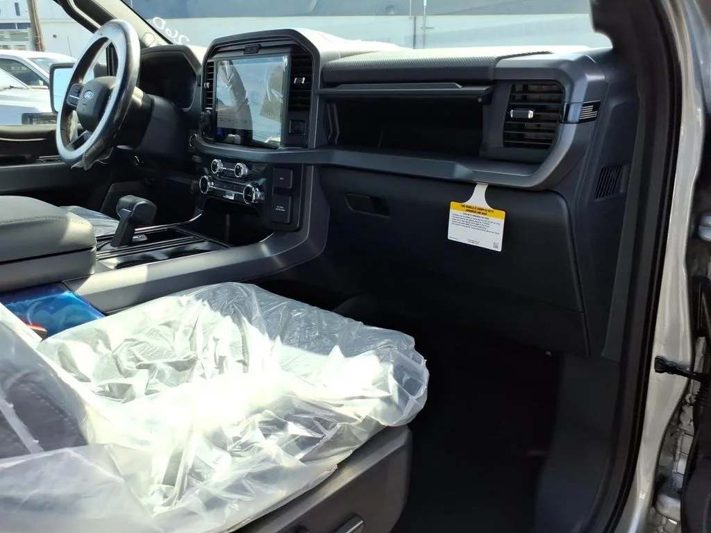 New 2026 Iconic Silver Metallic Ford XLT image 9