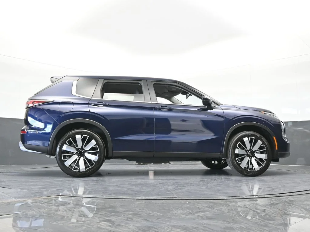 New 2026 Cosmic Blue Metallic Mitsubishi SE image 72