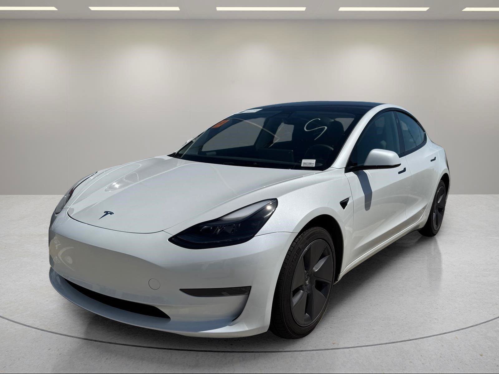 Used 2023  Tesla  image 1