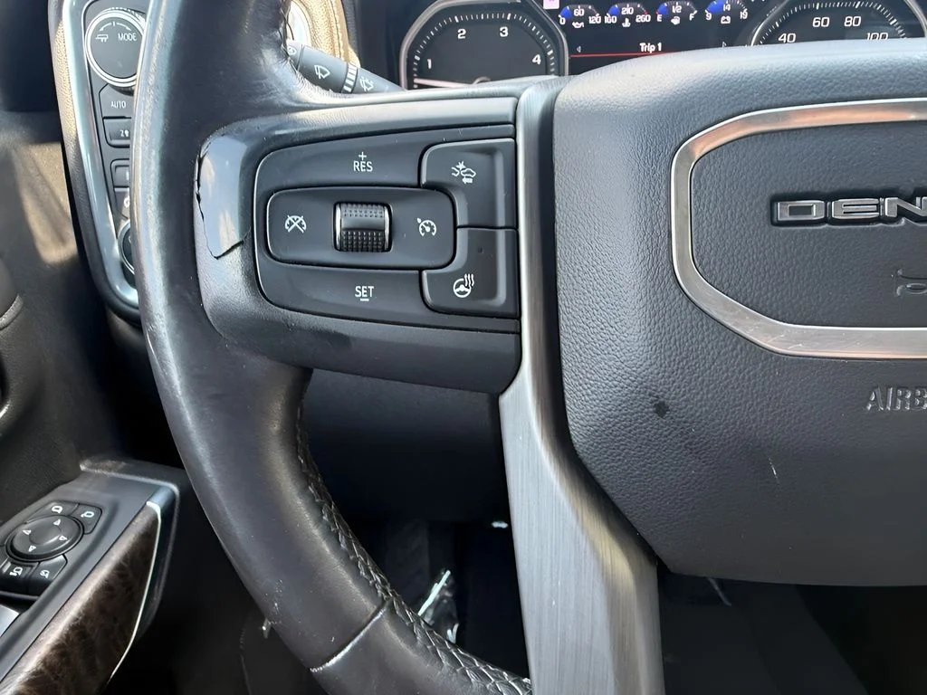 Used 2022 Black GMC Denali image 16
