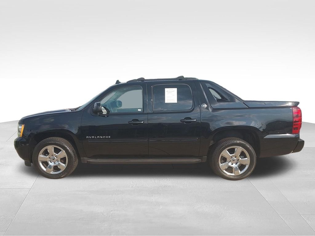 Used 2013 Black Chevrolet LS image 2