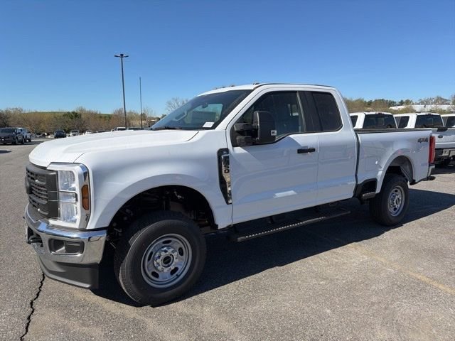 New 2026 Oxford White Ford F-350® XL image 9