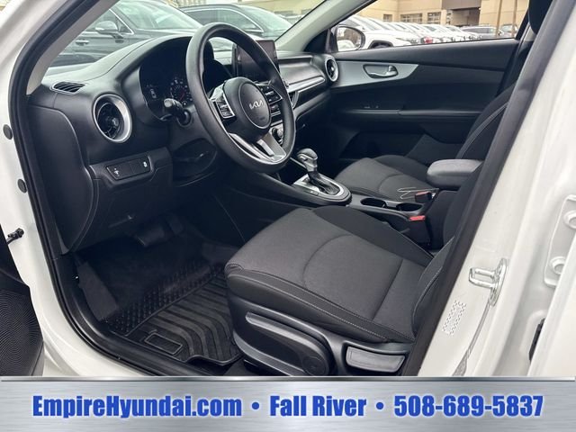 Used 2024 Snow White Pearl Kia LXS image 17