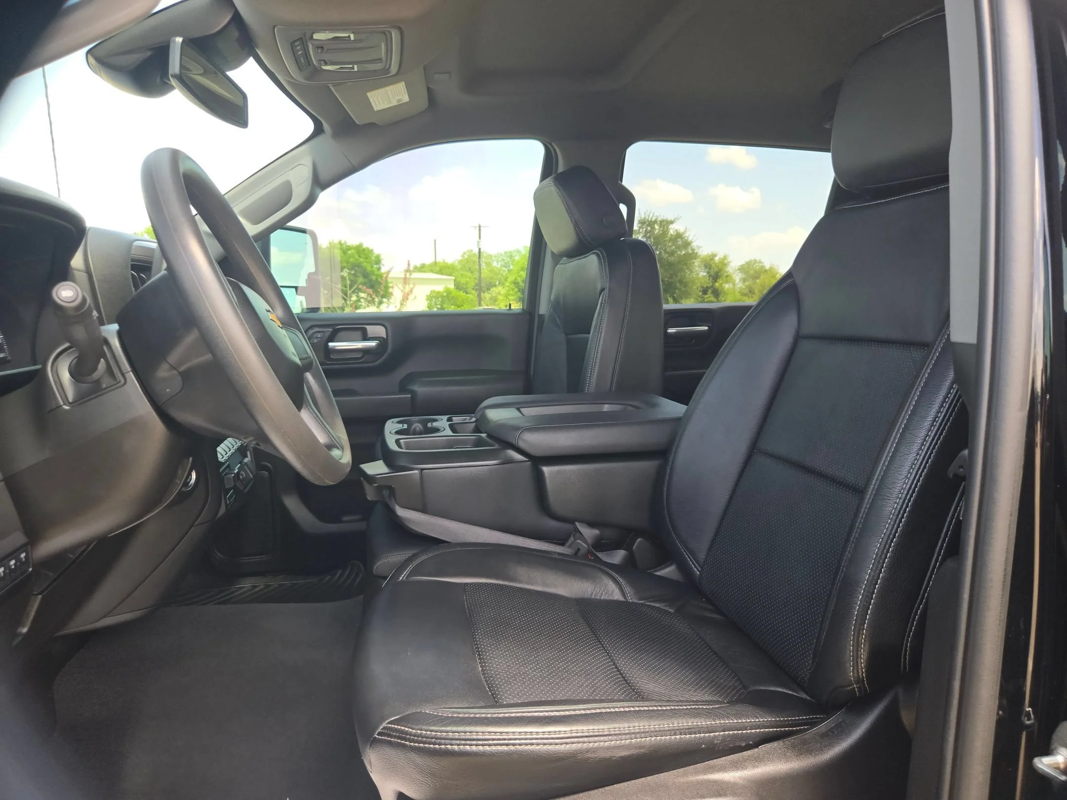 Used 2025 Black Chevrolet Custom image 9