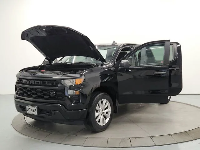 Used 2022 Black Chevrolet Custom image 11