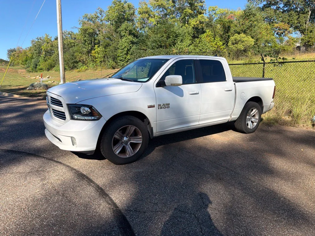 Used 2016 White Ram Sport image 8