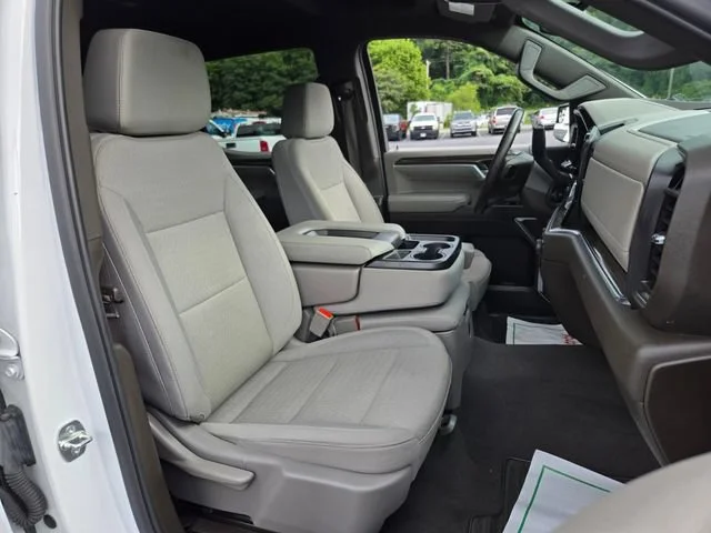 Used 2025 Summit White Chevrolet LT image 21