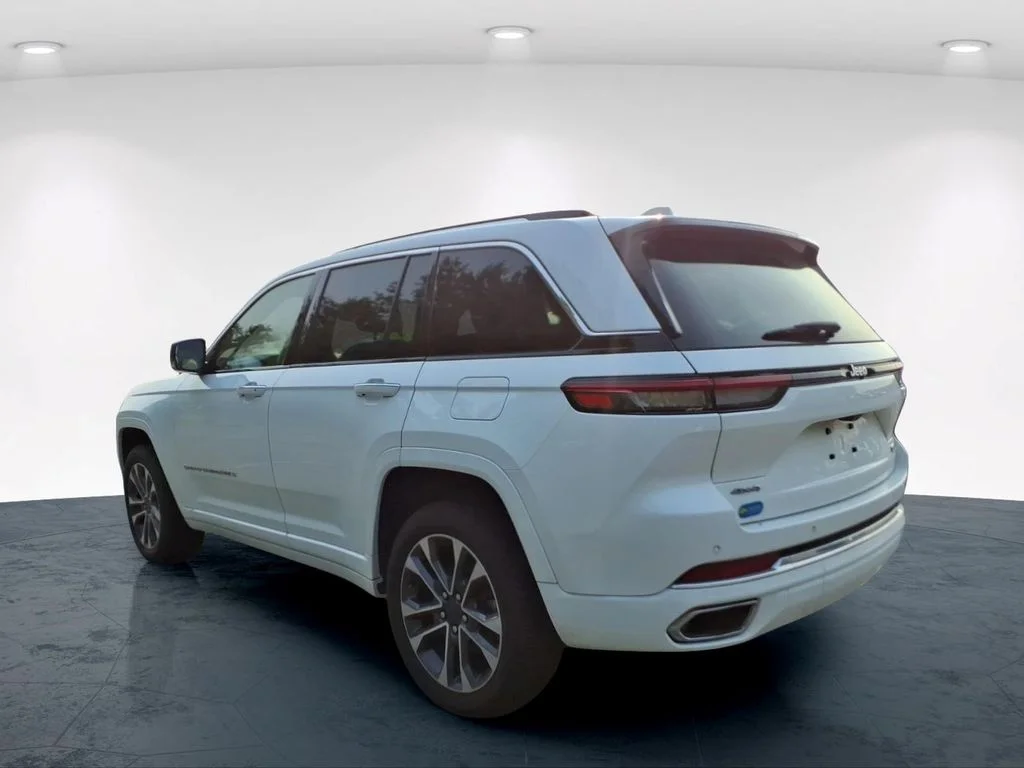 Used 2023 White Jeep Overland image 18