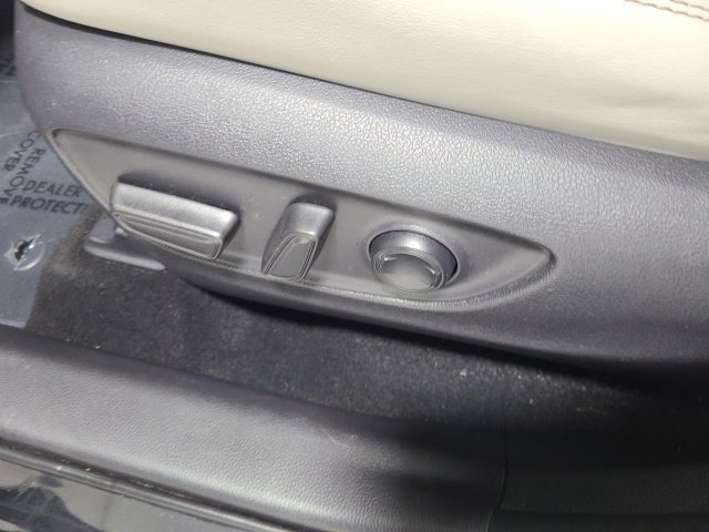 Used 2020 Midnight Black Metallic Toyota XLE Premium image 20