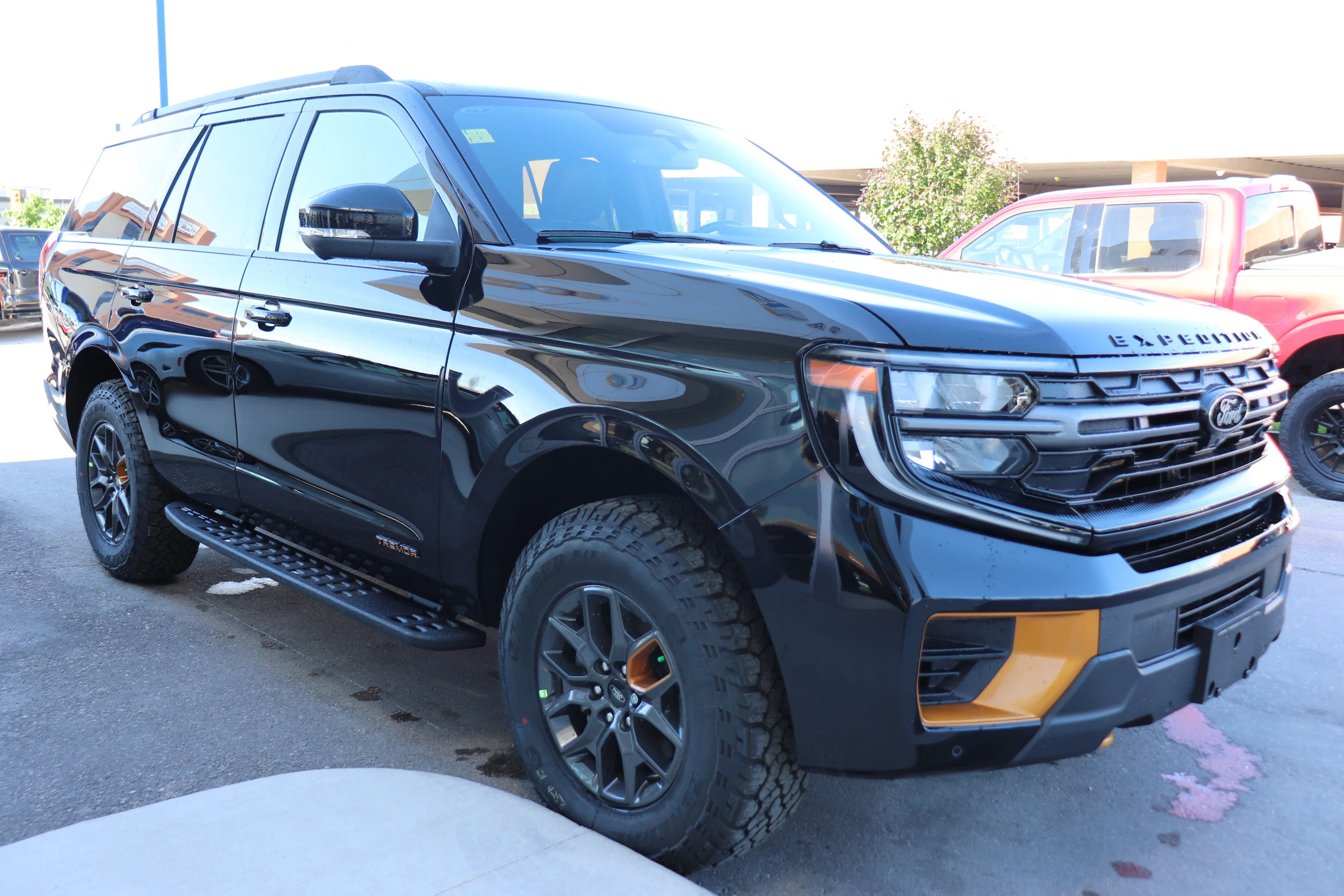 New 2026 AGATE BLACK METALLIC Ford Tremor image 5