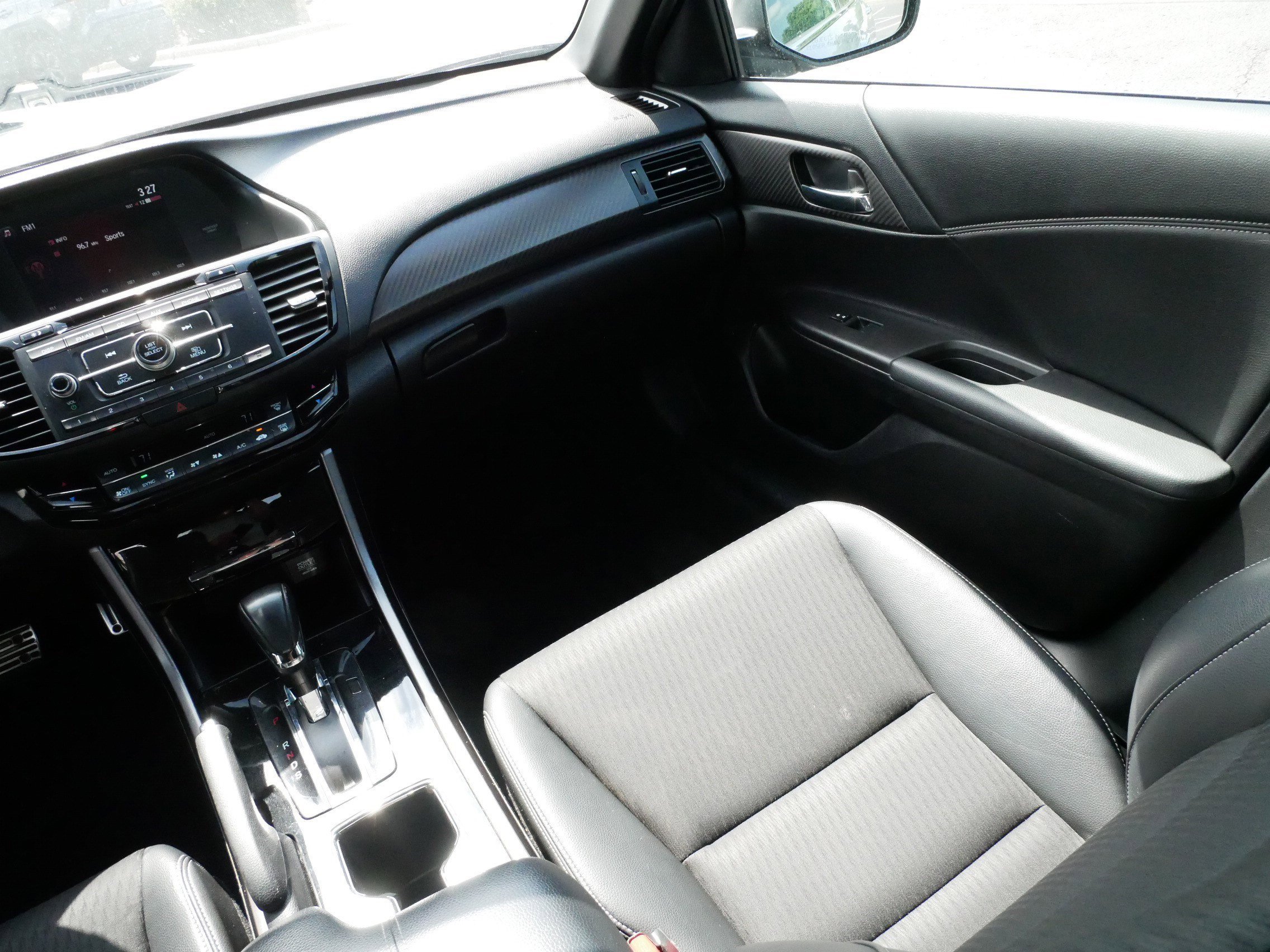 Used 2016 Lunar Silver Metallic Honda Sport image 11