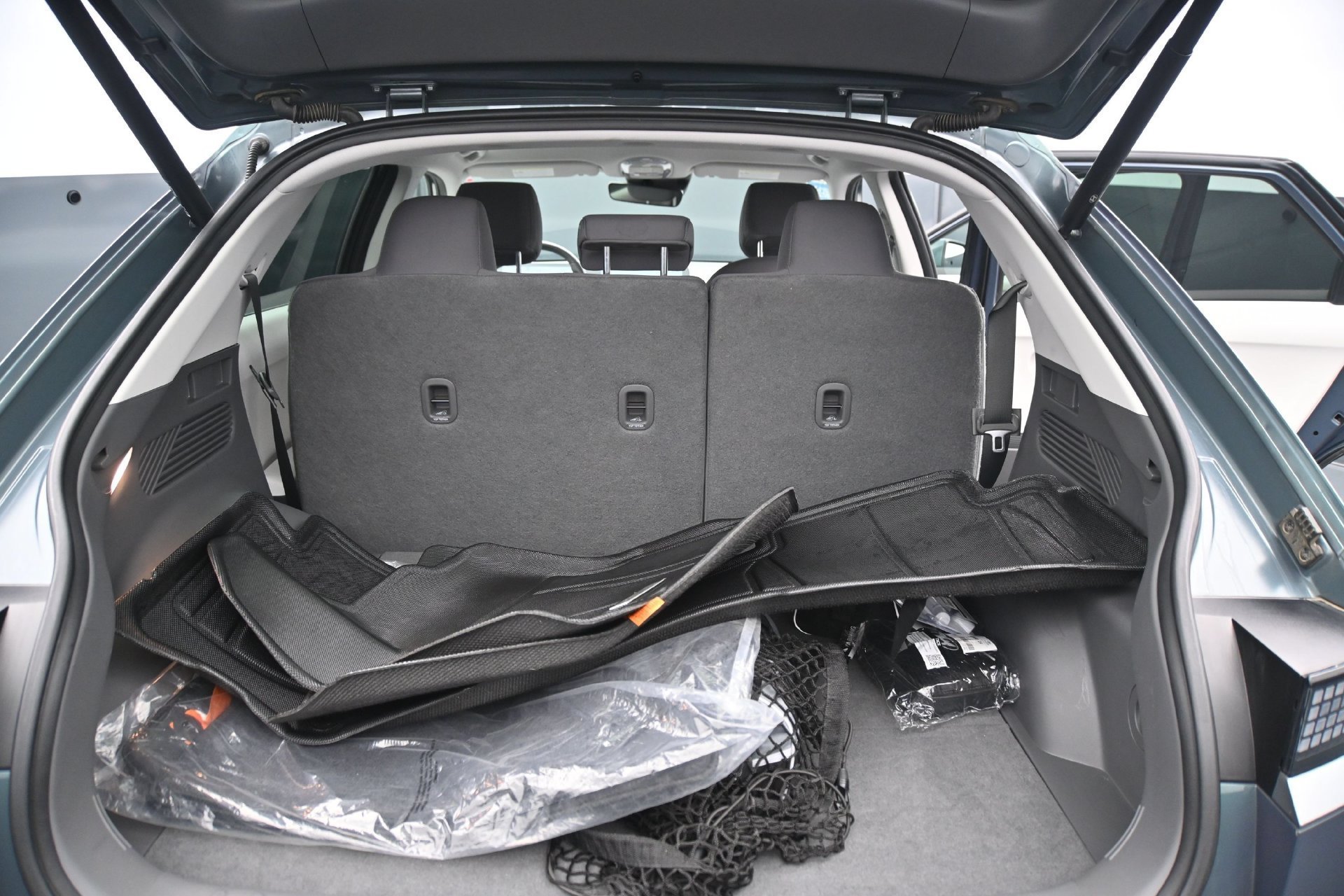 Used 2024 Digital Teal Hyundai SEL AWD image 15