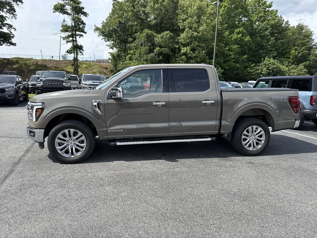 Used 2025 Gray Ford Lariat image 4