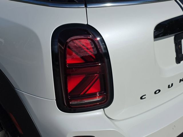Used 2024 White MINI Iconic image 29