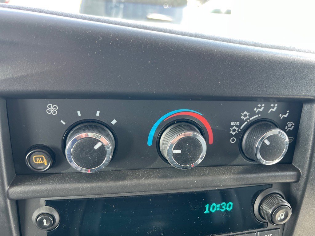 2025 GMC Savana Cargo Work Van - Photo 9