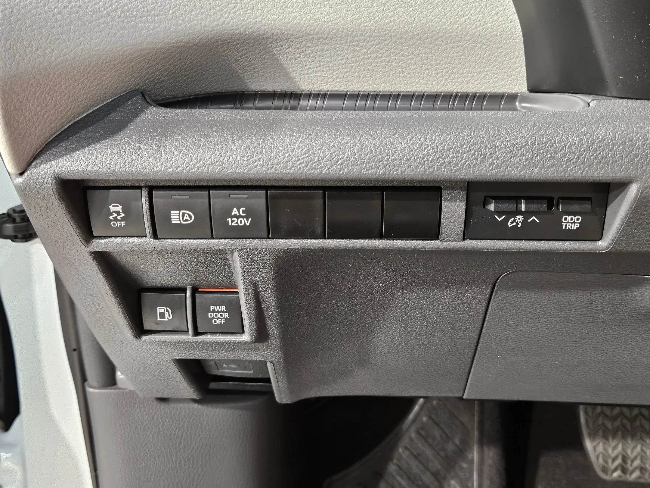 2024 Toyota Sienna Limited - Photo 26