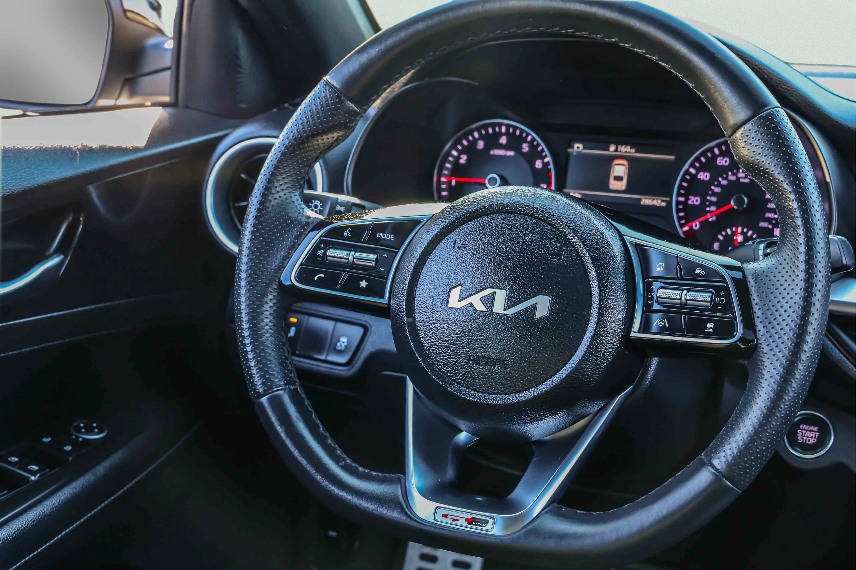 Certified Used 2023 Snow White Pearl Kia GT-Line image 14