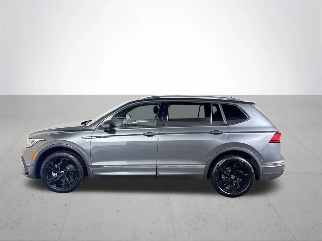 Used 2024 Gray Volkswagen 2.0T SEL R-Line image 9