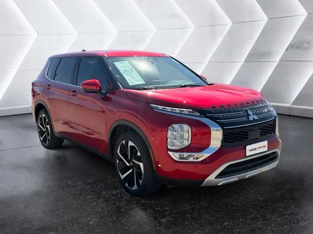 2023 Mitsubishi Outlander SE