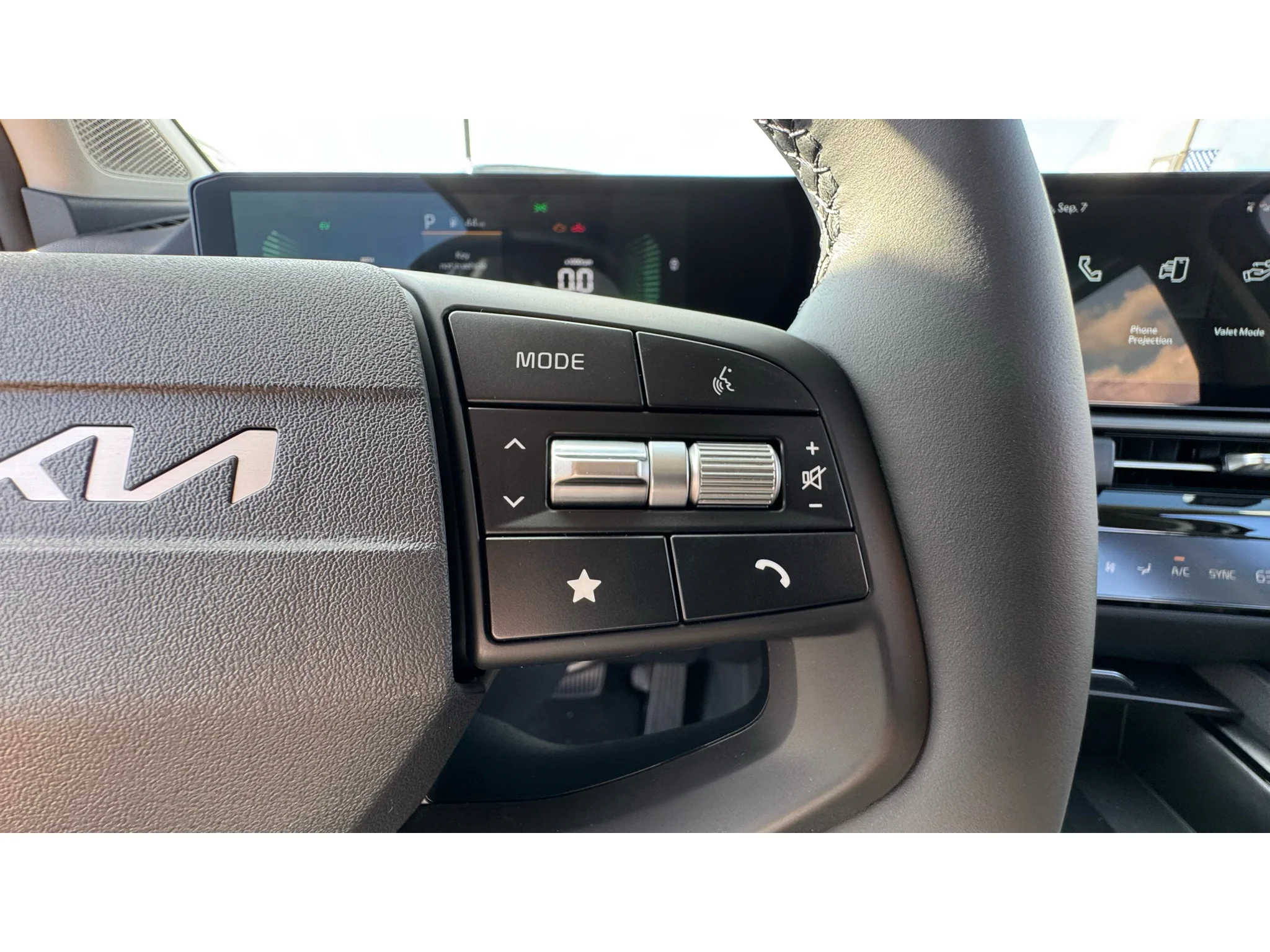 New 2027 Wolf Gray Kia EX image 12