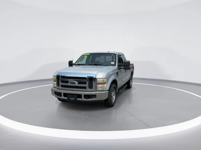 Used 2008 Silver Ford XLT image 2