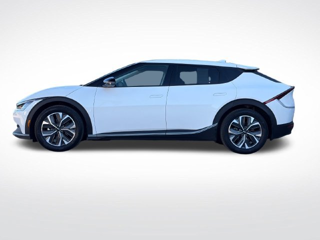 Certified Used 2024 Snow White Pearl Kia Light image 10