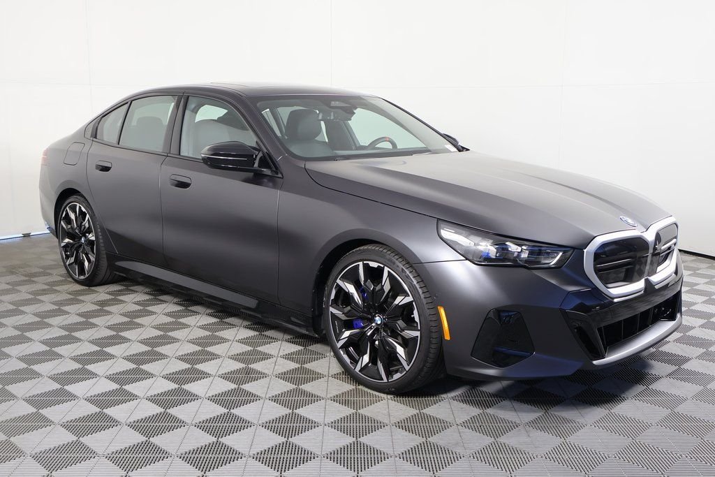2025 BMW i5 M60 - Photo 3