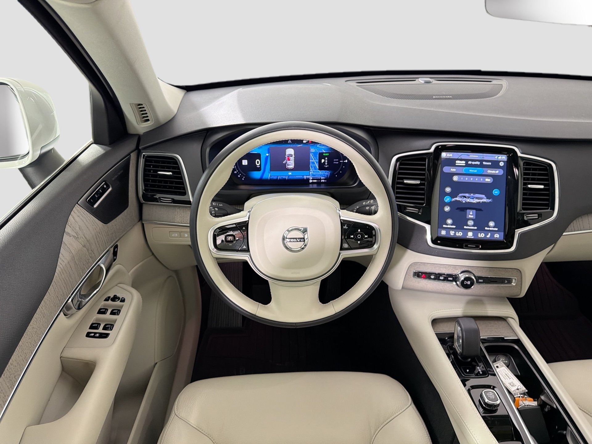 2025 Volvo XC90 Plus - Photo 23