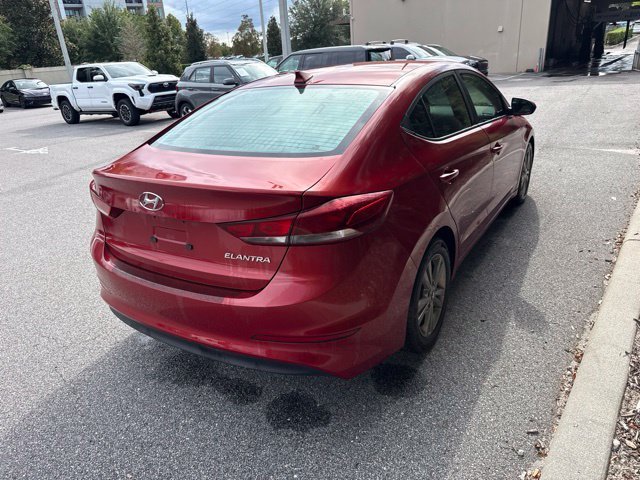 Used 2017 Red Hyundai SE image 5