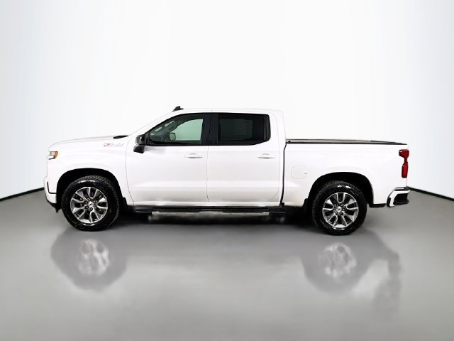 Used 2022 Iridescent Pearl Tricoat Chevrolet RST image 6