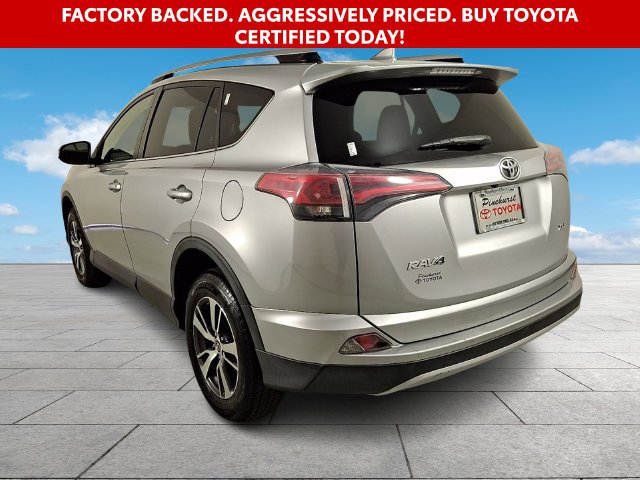 Used 2018 Silver Toyota XLE image 5