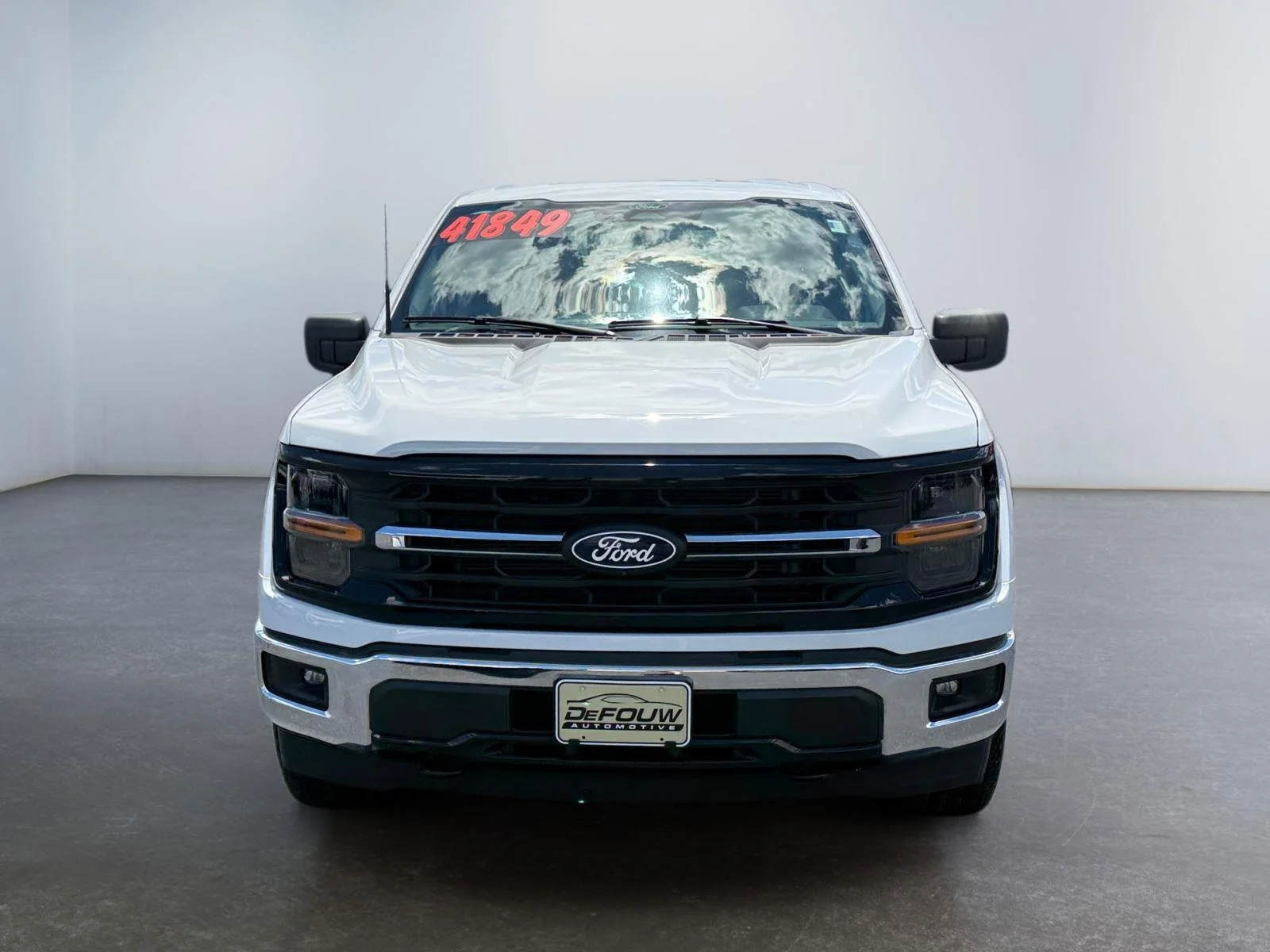 Used 2024 Oxford White Ford XLT image 8