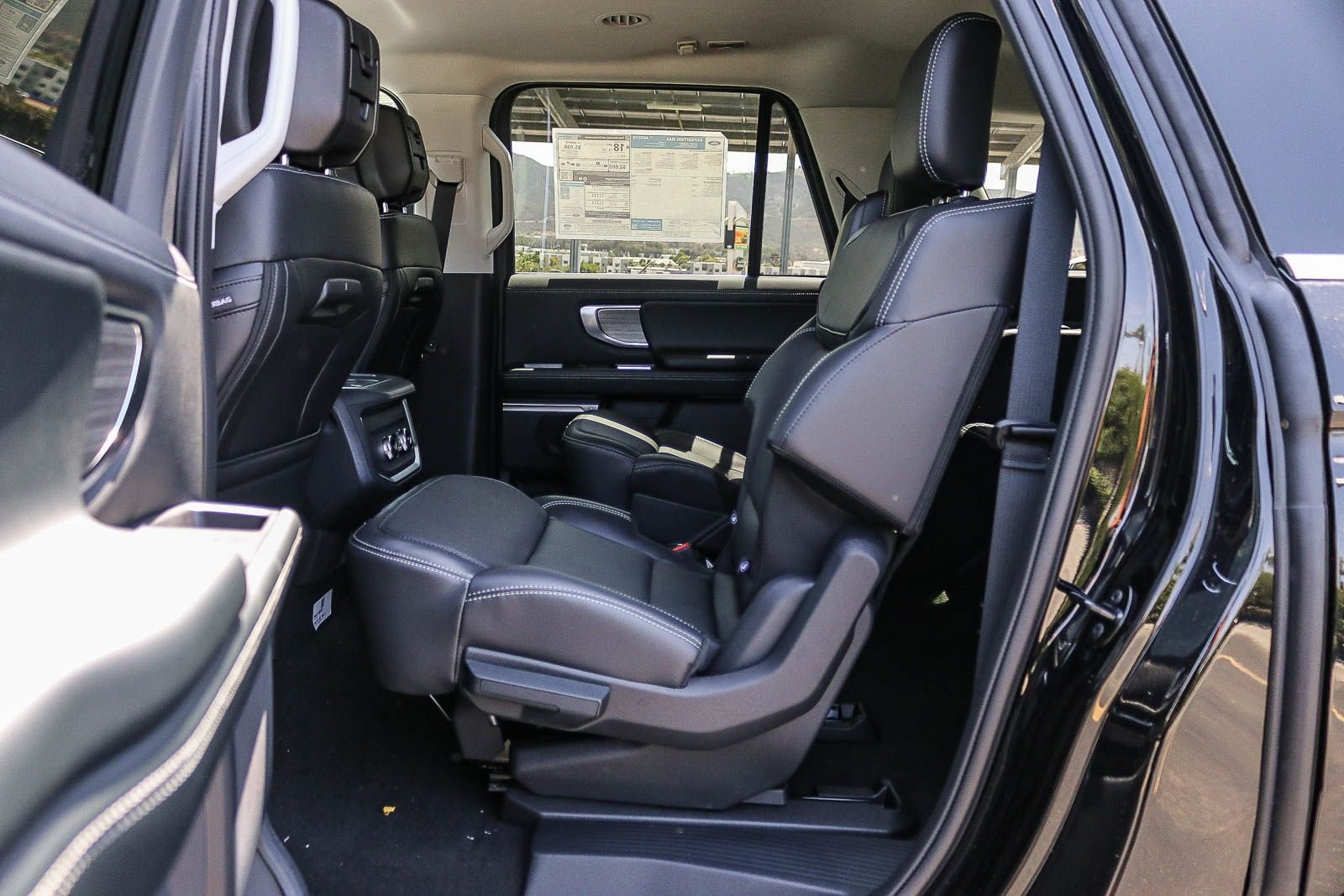 New 2027 Agate Black Metallic Ford MAX Platinum image 22