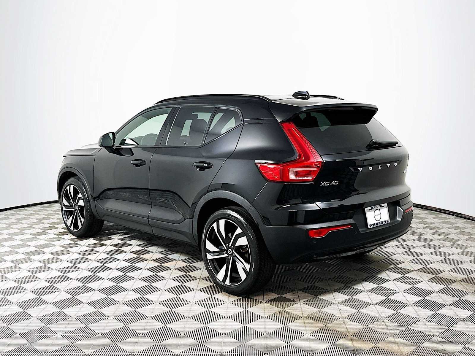 Certified Used 2023 Onyx Black Volvo Plus image 5
