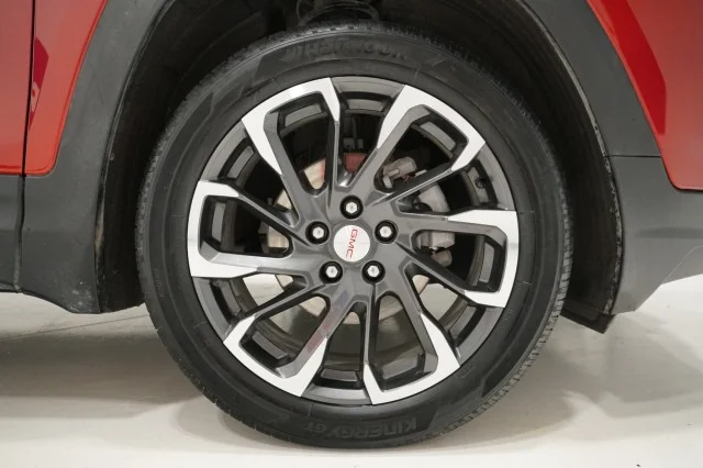 Used 2024  GMC SLT image 18
