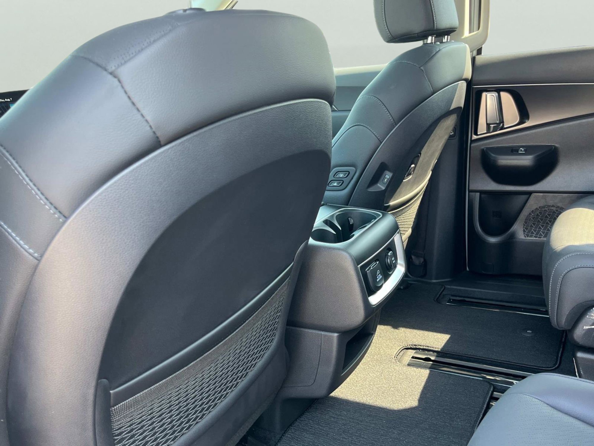 2026 Kia Carnival SX Prestige - Photo 18