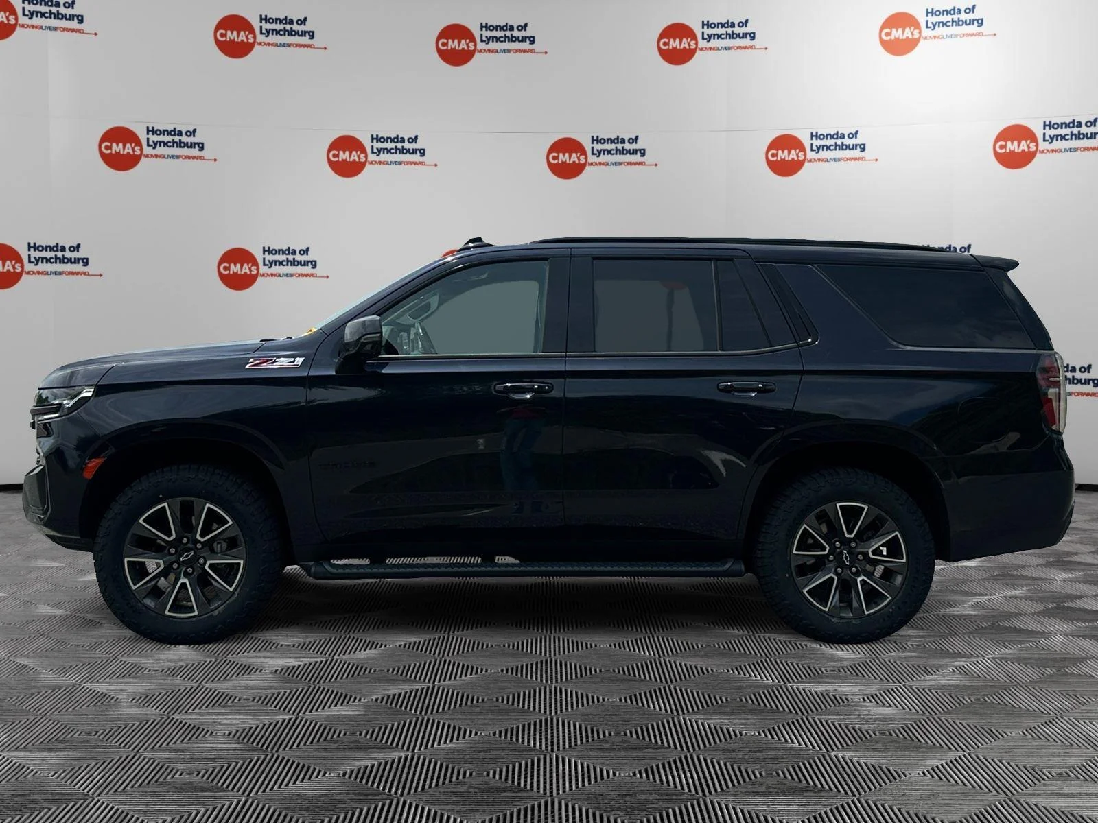Used 2023 Black Chevrolet Z71 image 2
